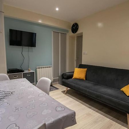 شقة Studio Place De La Barre Le Cosy Mâcon المظهر الخارجي الصورة