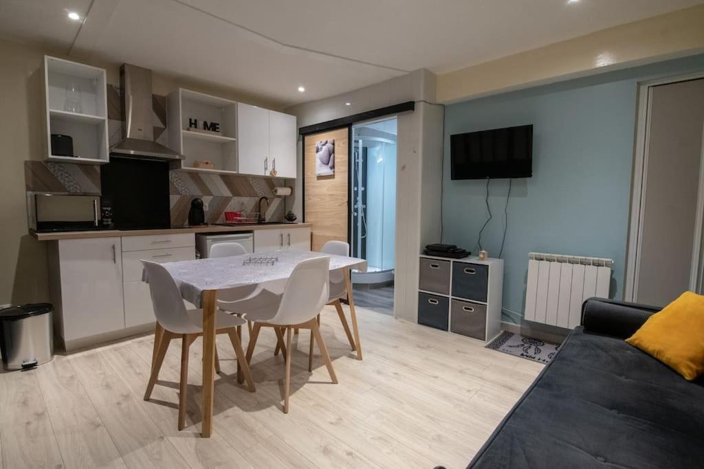شقة Studio Place De La Barre Le Cosy Mâcon المظهر الخارجي الصورة