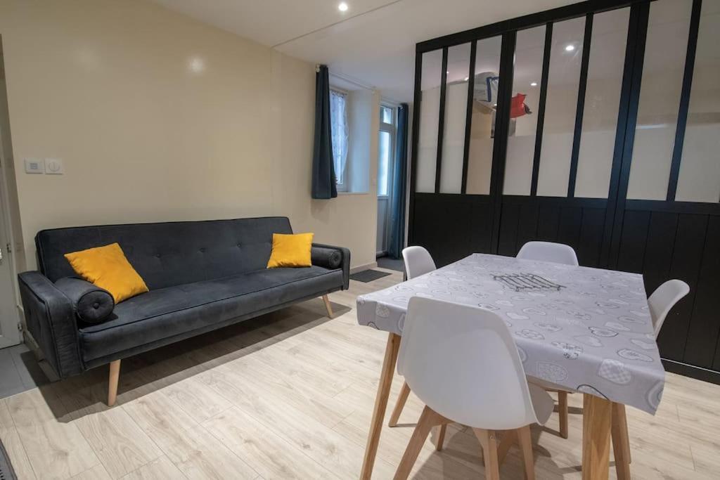 شقة Studio Place De La Barre Le Cosy Mâcon المظهر الخارجي الصورة
